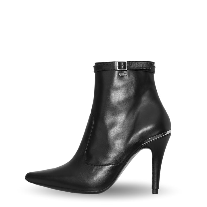 Ankle boots with narrow strap (model 811) leather red