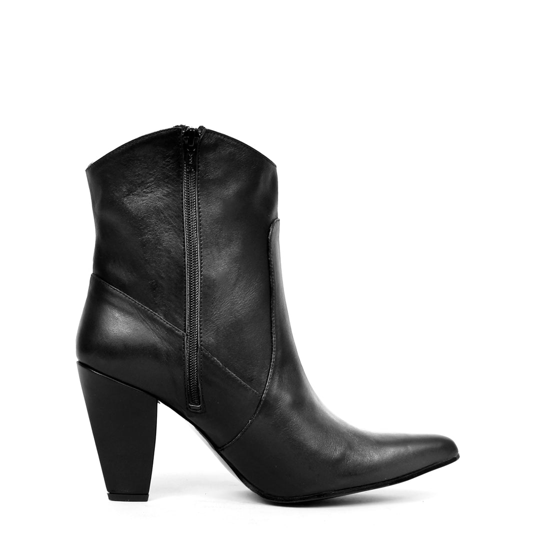 Western style ankle boots (model 812) leather marron